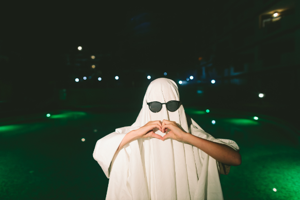 Imagen de Top10 #Frases Que No Quieres Escuchar Del Fantasma Que ViVe En Tu Casa