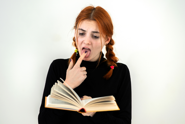 Imagen de Top10 #Frases Que Puedes Decir De Una Biblioteca Pero No De Tu Pareja